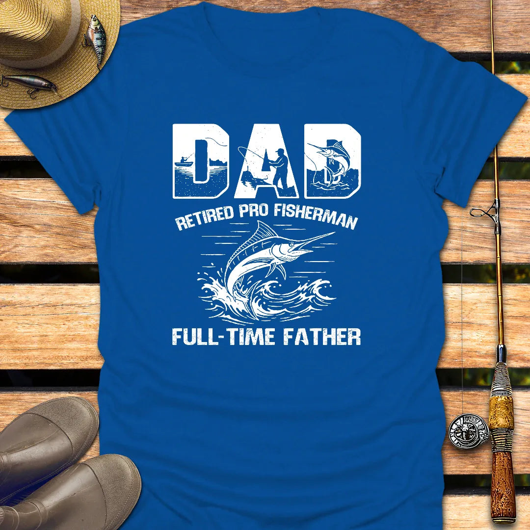 RETIRED PRO FISHERMAN DAD T-Shirt FISHING T-Shirt Royal / S