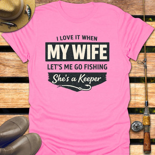 SHE'S A KEEPER T-Shirt FISHING T-Shirt Azalea / S
